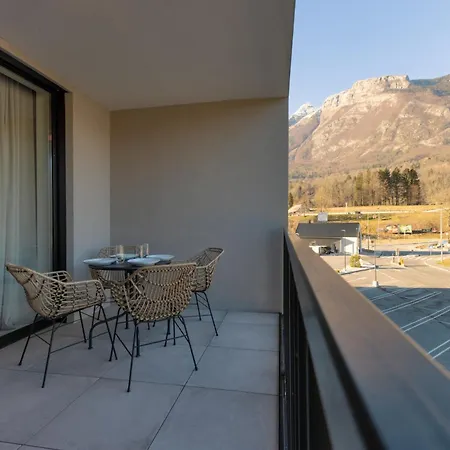 By Liza بوويتش